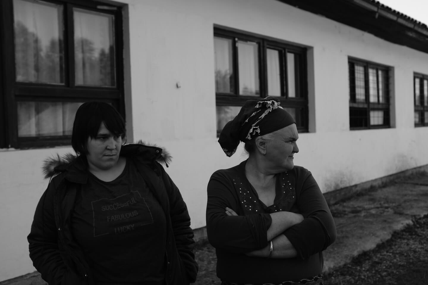 Samira Kabilovi and her mother Amira Kabilovi in Jezevac.